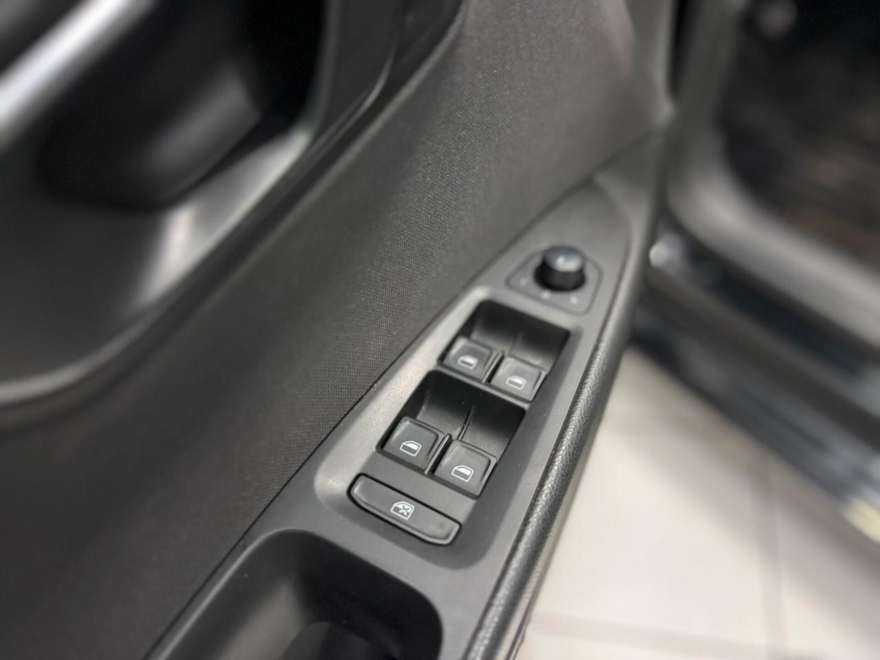 Seat Leon 1.6 TDI 105 CV X NEOPATENTATI 2015