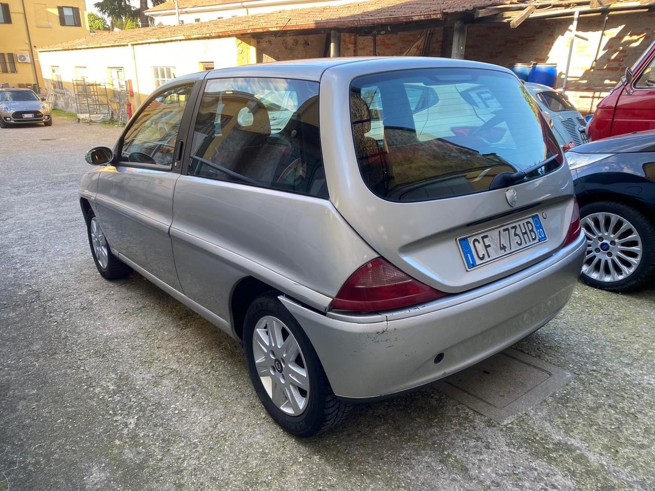 Lancia Ypsilon 1.2 neopatentati