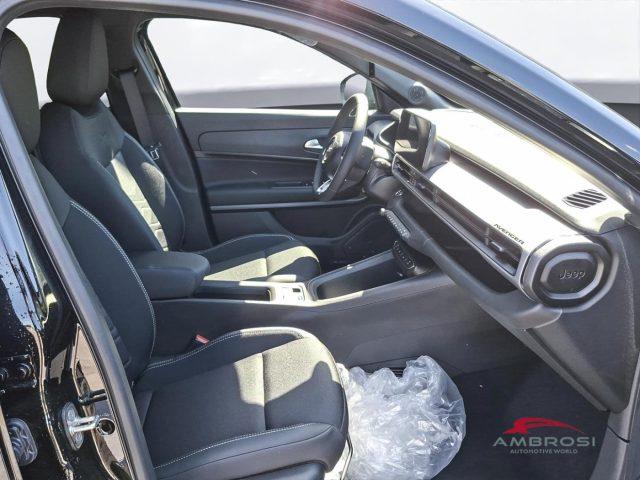 JEEP Avenger E-Hybrid Black Edition