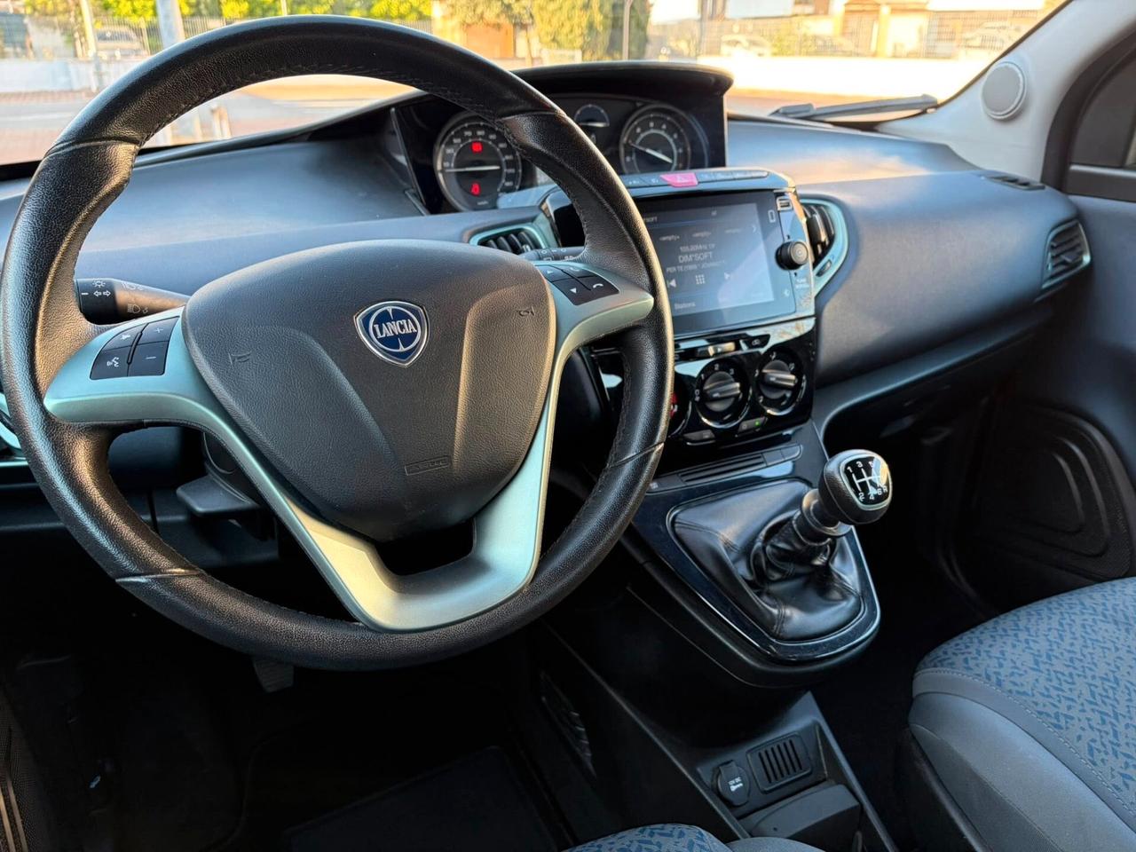 LANCIA YPSILON HYBRID GOLD PLUS