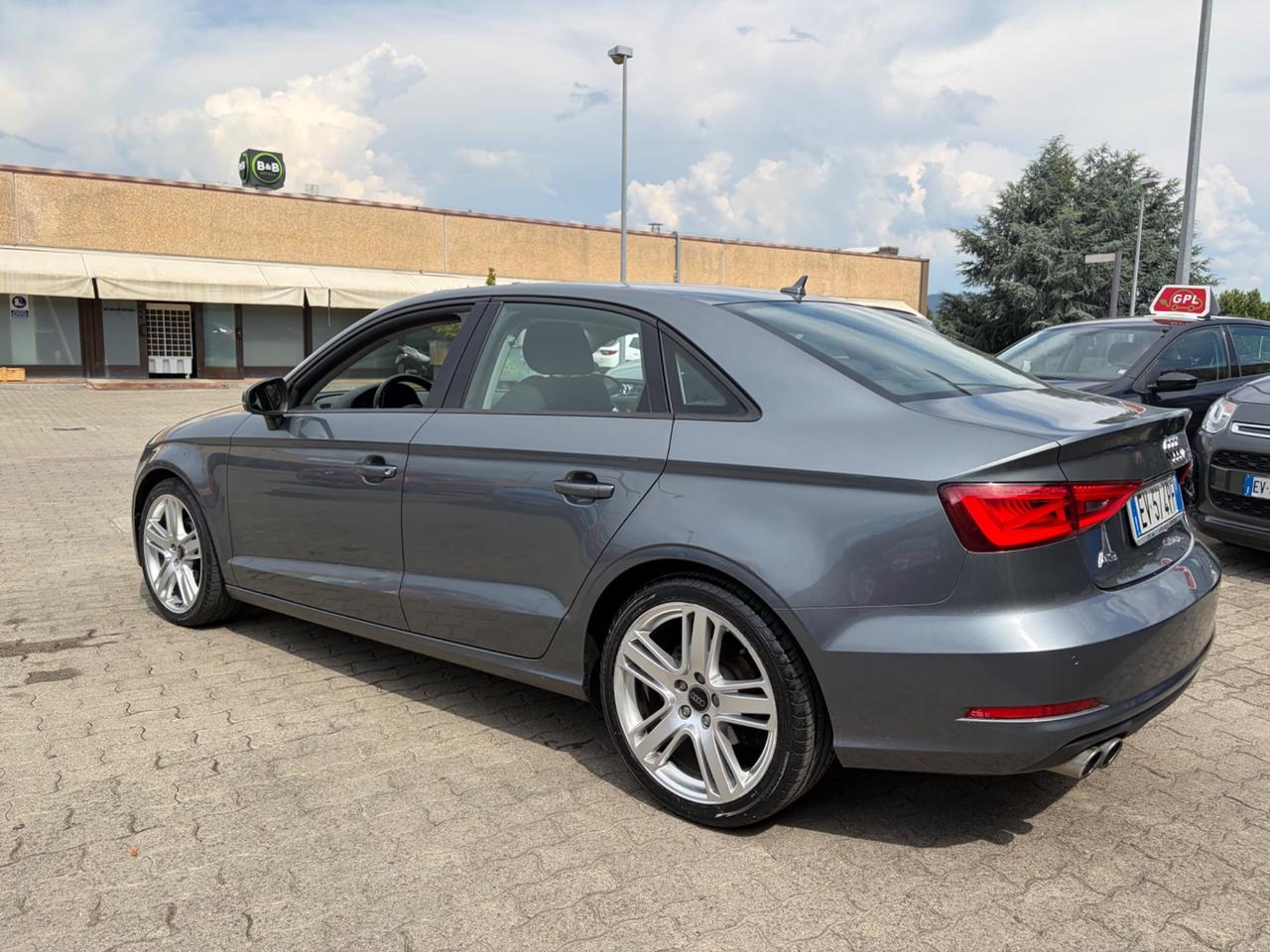 Audi A3 Sedan 2.0 TDI clean diesel Ambition