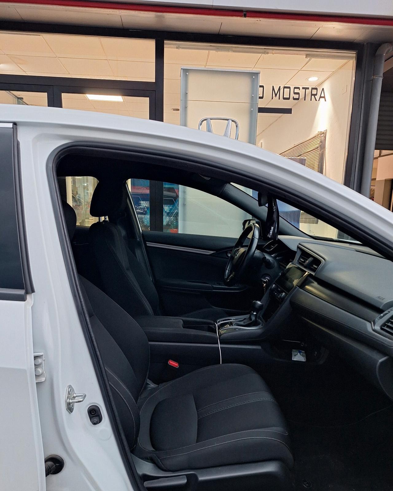 Honda Civic 1.6 5 porte Elegance Navi