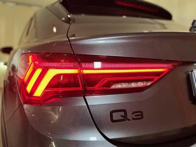 Audi Q3 SPB 35 TDI S tronic Identity Black