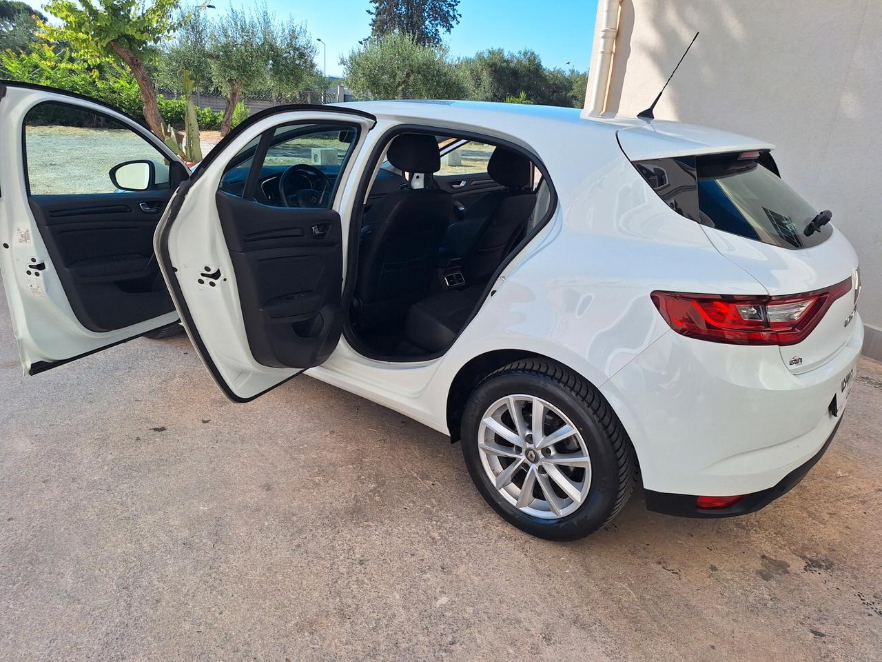 Renault Megane 1.5 dCi 110 CV BERLINA 2016
