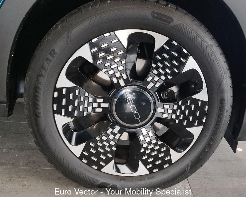 FIAT 600 1.2 MHEV 100cv La Prima