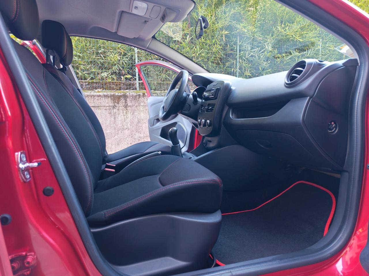 Renault Clio 1.2 BENZINA 73cv / Neopatentati
