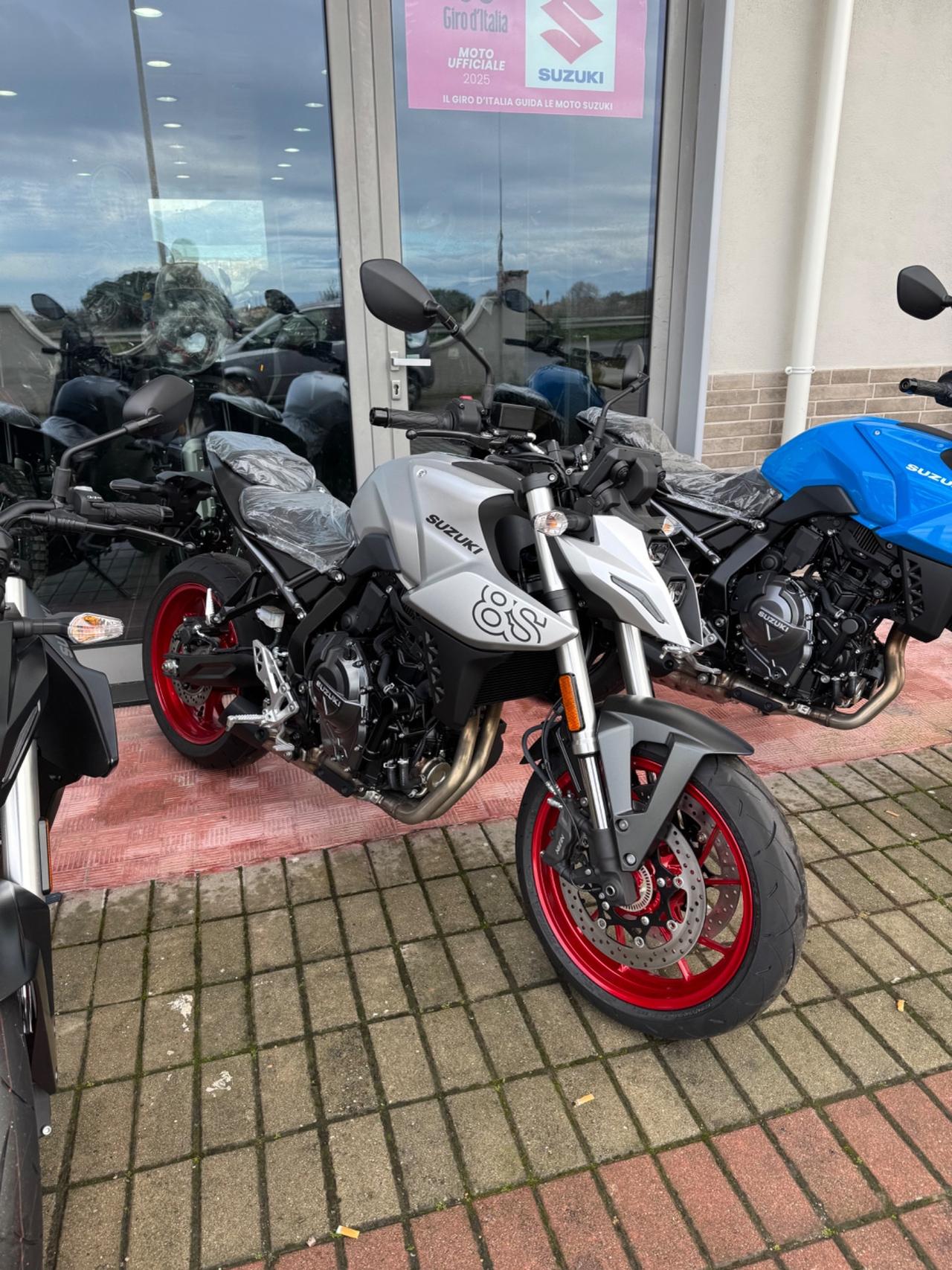 Suzuki GSX-8S