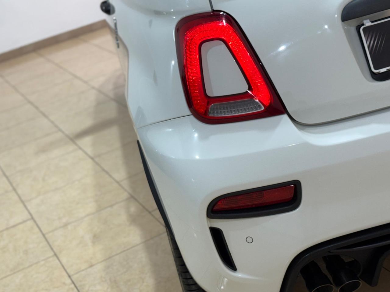 Abarth 595 1.4 Turbo T-Jet 180 CV Competizione
