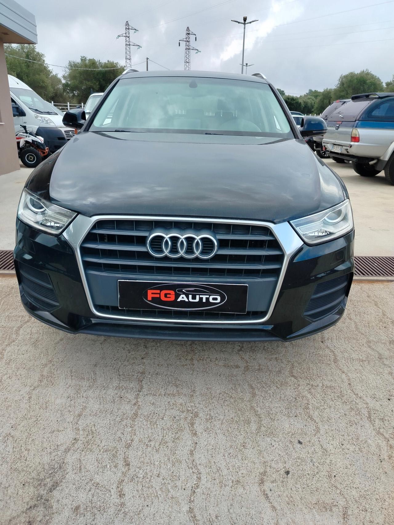 Audi Q3 2.0 TDI 120 CV Business