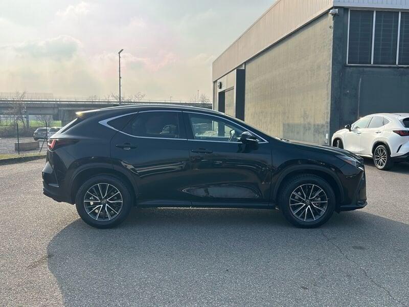 Lexus NX Hybrid Premium+ 4WD