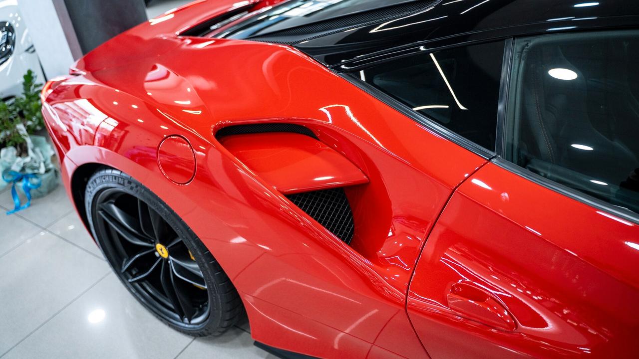 Ferrari 488 GTB 3.9 DCT FULL CARBON CARBOCERAMIC DISPLAY SEDIL