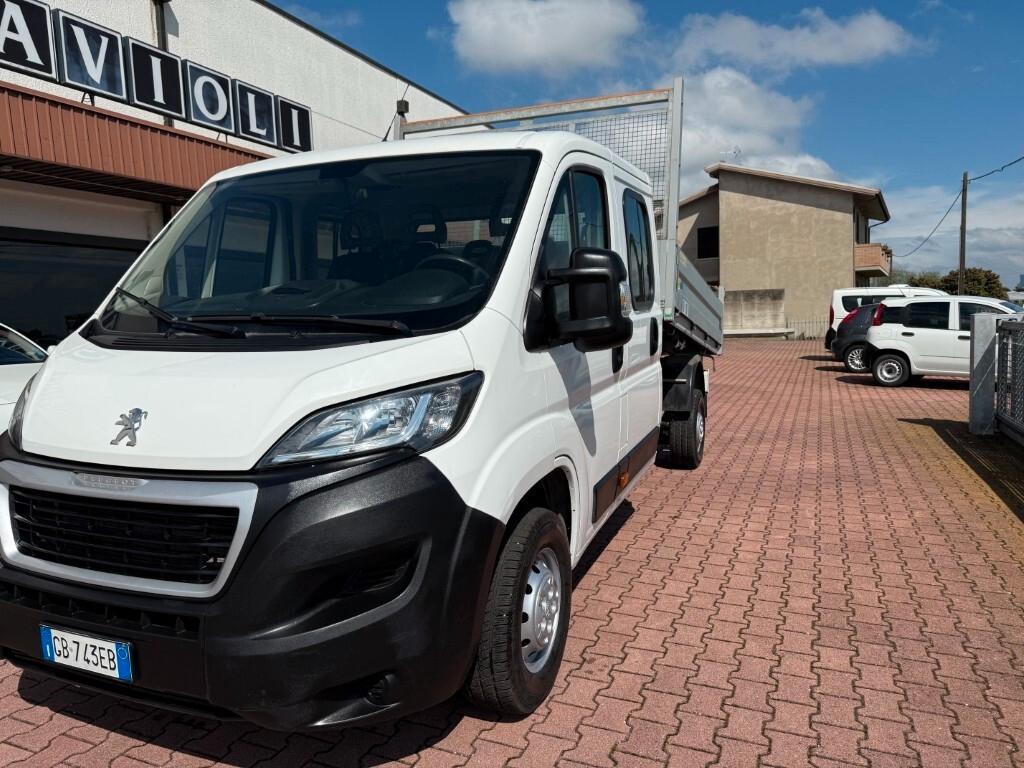 Peugeot Boxer 335 2.2 BlueHDi 140 S&S PM-DC Cabinato