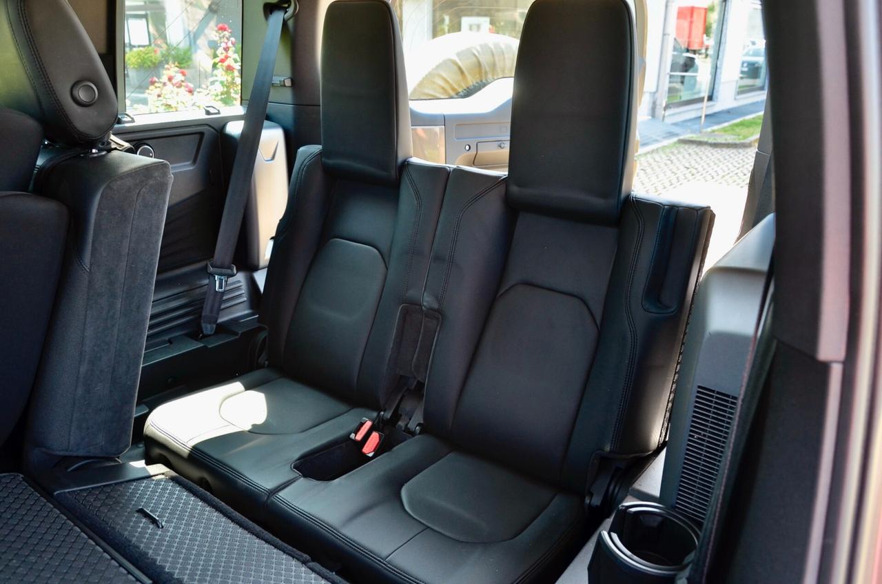LAND ROVER DEFENDER 2.0d SD4 AWD 240cv 7 POSTI AUTO, GARANZIA UFF LAND ROVER, UFF ITALIANA, SERVICE UFF LAND ROVER, EURO 6D, TETTO, HI-FI MERIDIAN, FARI LED, PERMUTE