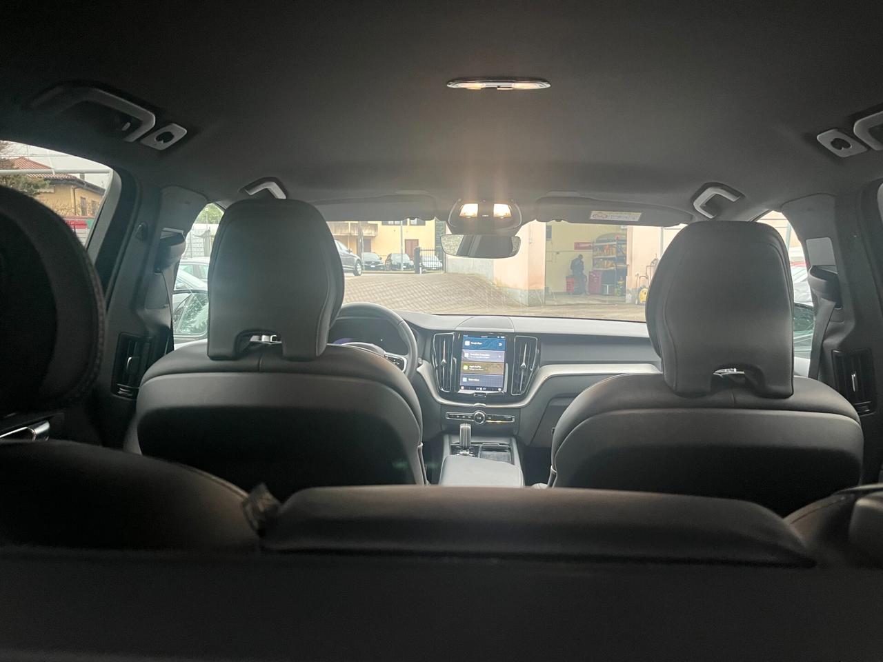 Volvo XC 60 XC60 B4 (d) automatico MOMENTUM PRO