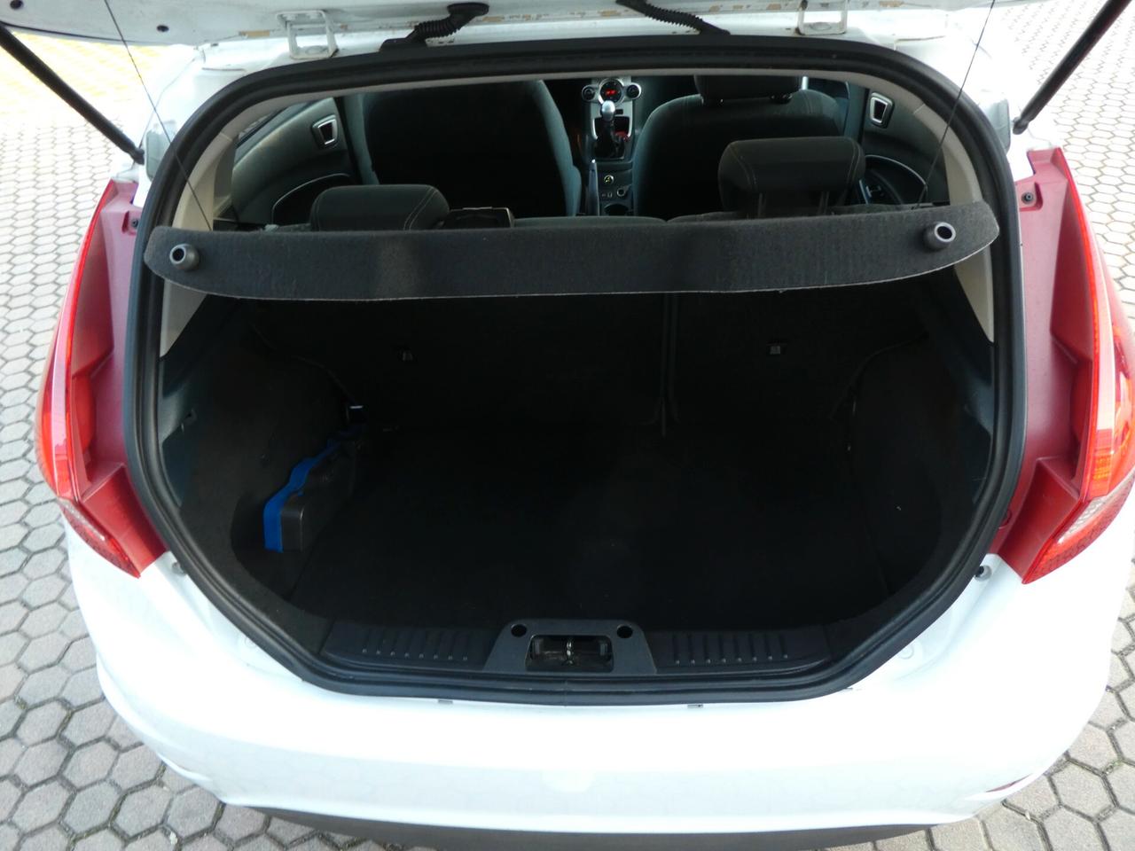 Ford Fiesta 1.4 5p. Bz.- GPL Titanium OK NEOPATENTATI