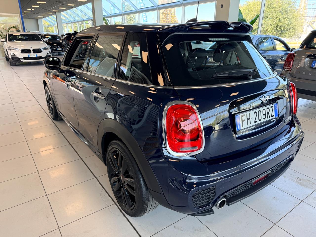 Mini 1.5 Cooper D Hype 5 porte JCW auto