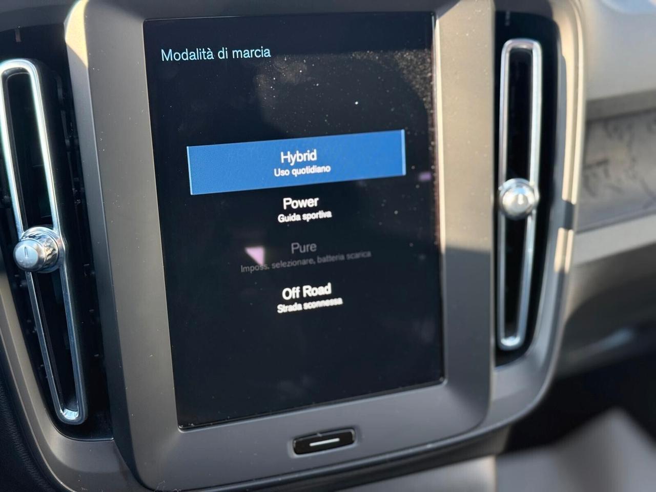 Volvo XC40 T4 Recharge Plug-in Hybrid 211cv Essential