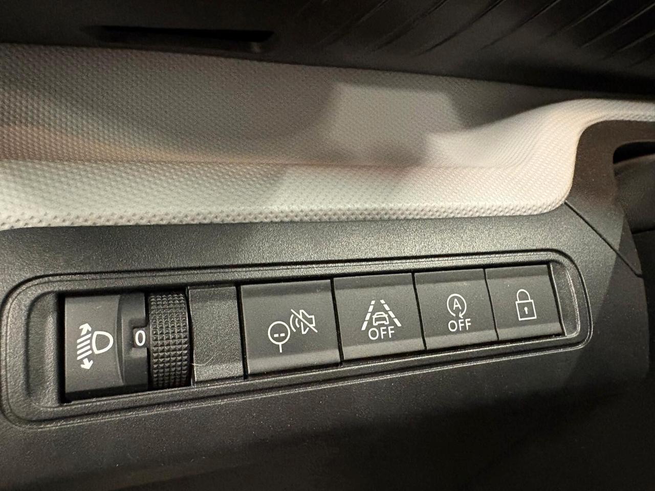 Citroen C3 YOU PureTech 100 6mt SPOTICAR