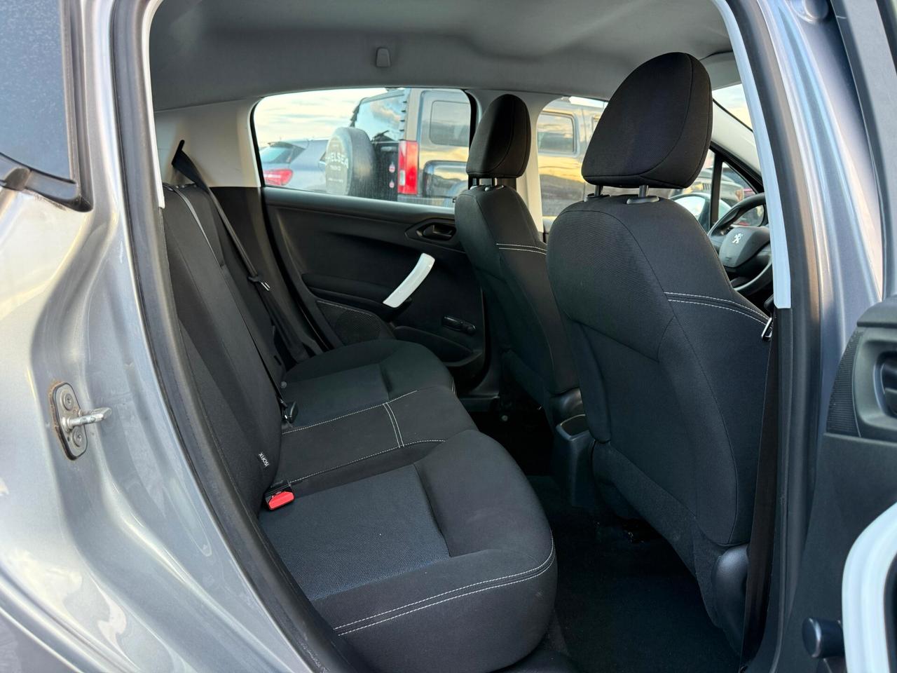 Peugeot 208 PureTech 82 5 porte Allure