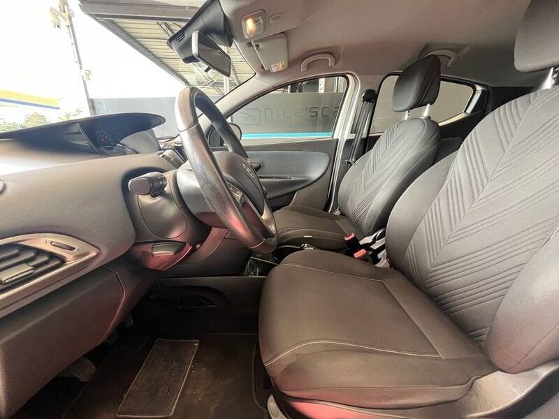 Lancia Ypsilon 1.0 FireFly 70cv S&S Hybrid GOLD