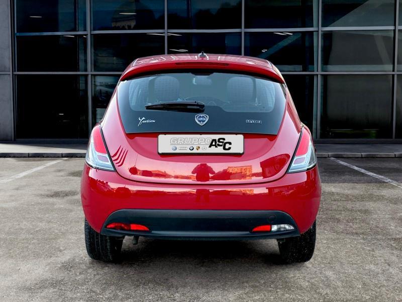 Lancia Ypsilon 5 Porte 1.0 hybrid Gold s&s 70cv ADATTA NEOPATENTATI