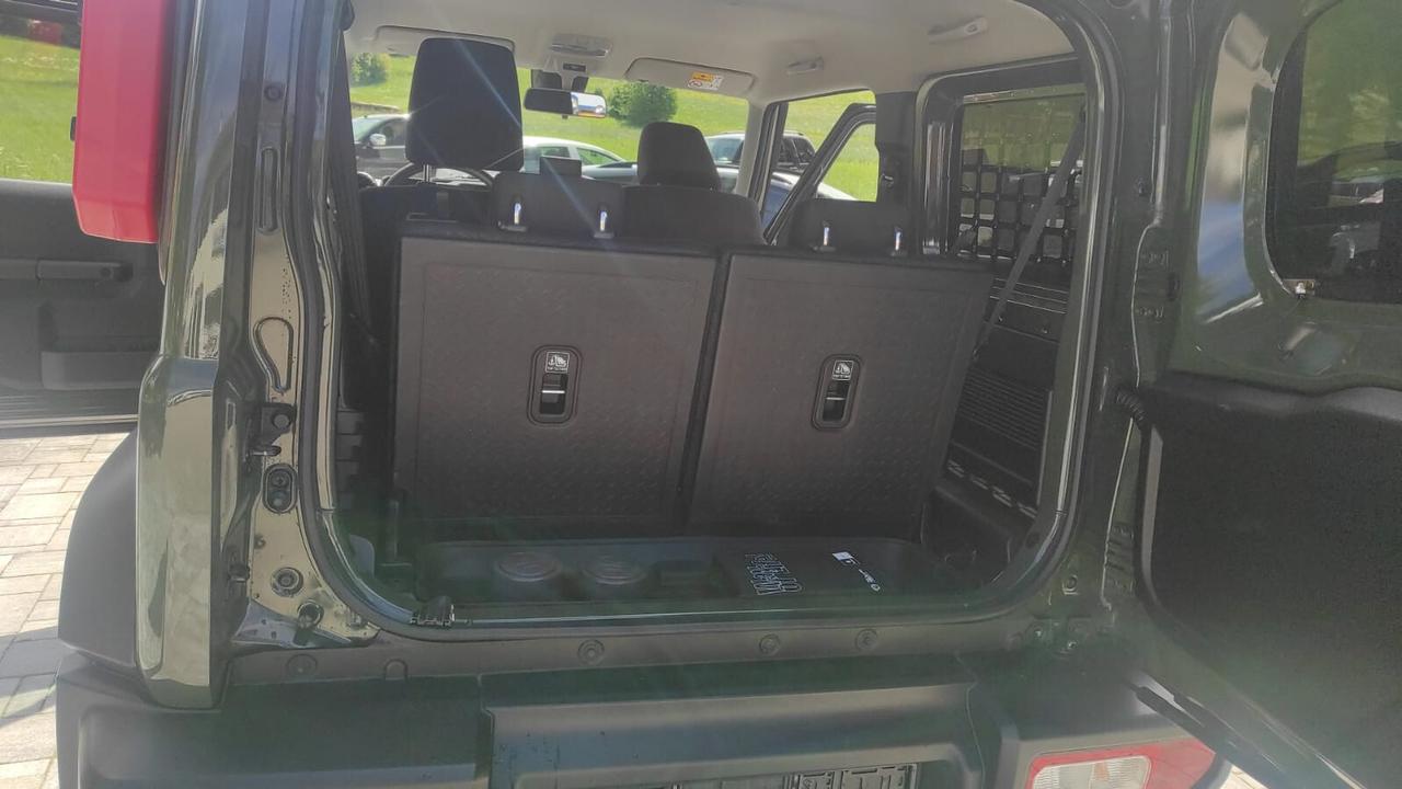 SUZUKI JIMNY 4X4 RIDOTTE 4 POSTI AUTOVETTURA GANCIO