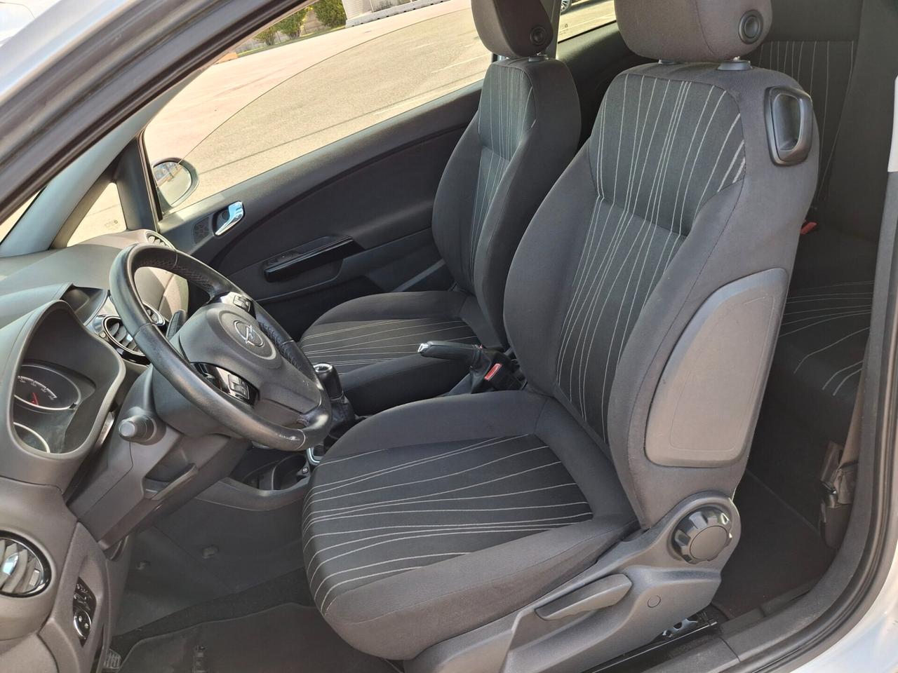 OPEL CORSA 1.2 Benzina Sport-OK NEOPATENTATI-