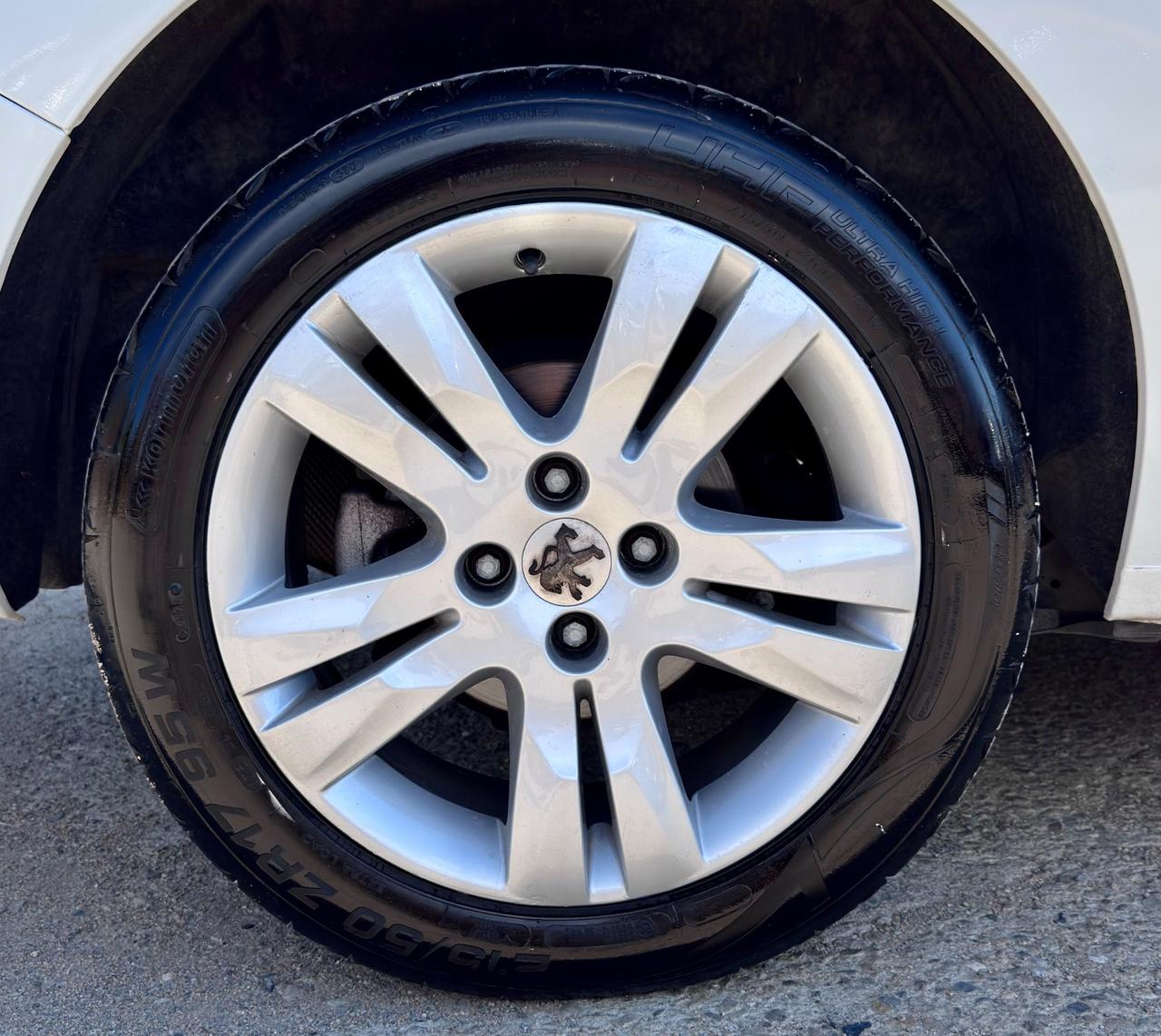 Peugeot 5008 1.6 HDi 115CV Allure