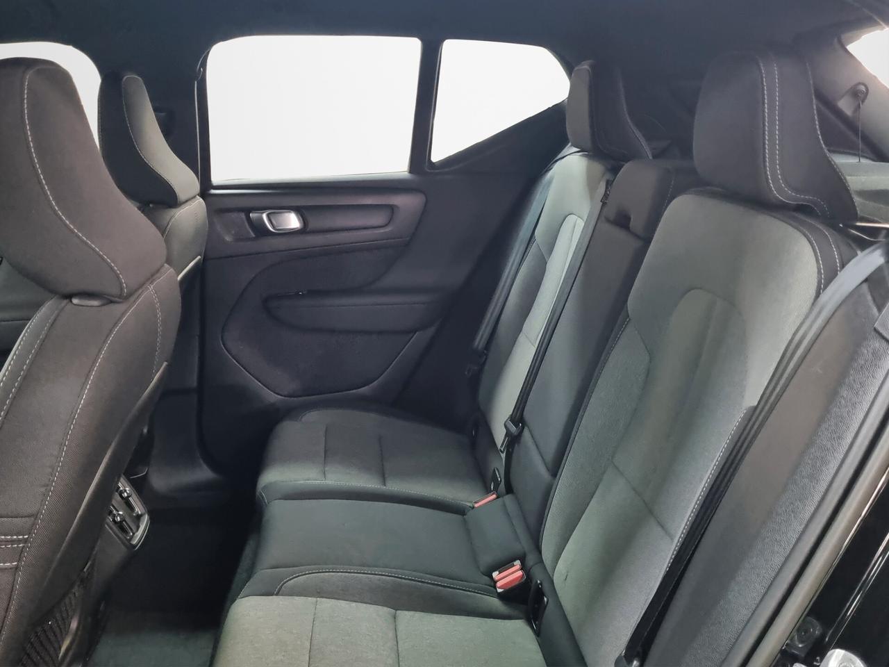 Volvo XC40 T2 automatico Momentum