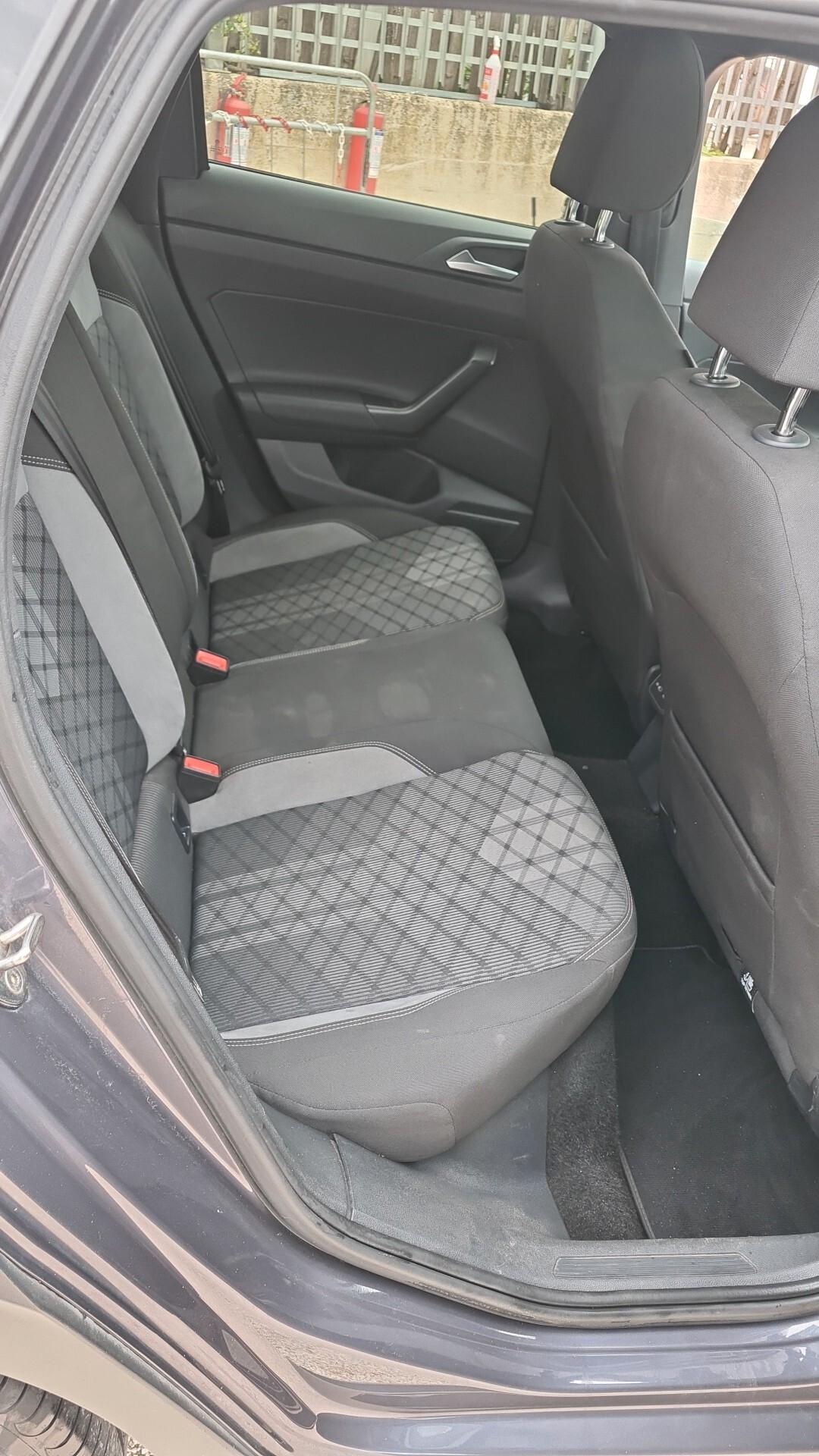 Volkswagen Taigo 1.5 TSI ACT 150 CV DSG R-Line