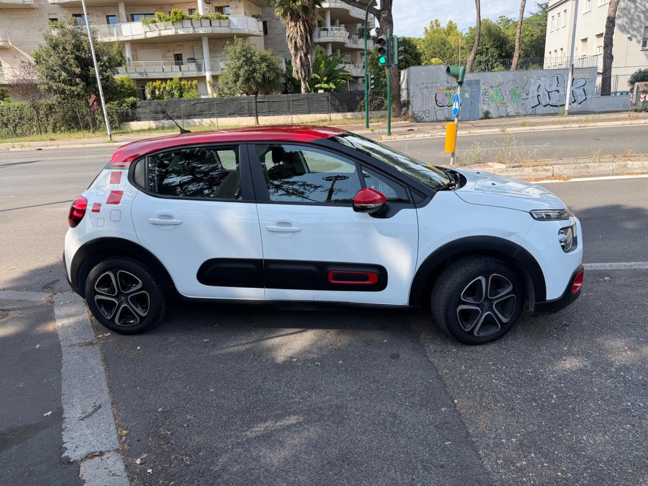 Citroen C3 83cv Benzina 5 porte Shine Navi bicolor pdc