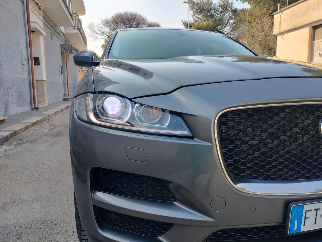 Jaguar F-Pace 2.0 D 180 CV AWD aut. Prestige