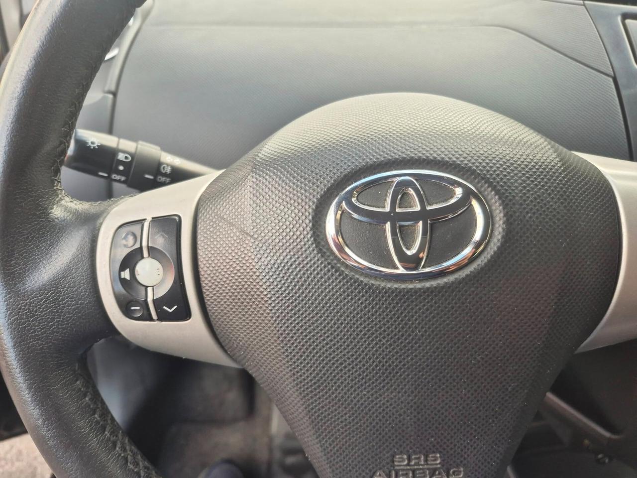 Toyota Yaris 1.0 5 porte Sol