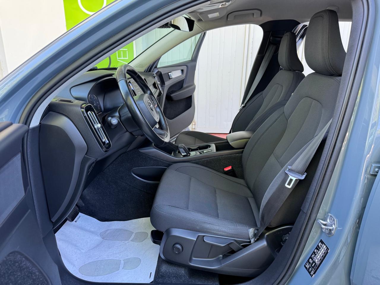 Volvo XC40 2.0 d3 Momentum AWD Auto GARANZIA24MESI