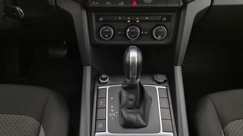 Volkswagen Amarok 3.0 V6 TDI 4MOTION BMT permanente aut. DC Comfortline