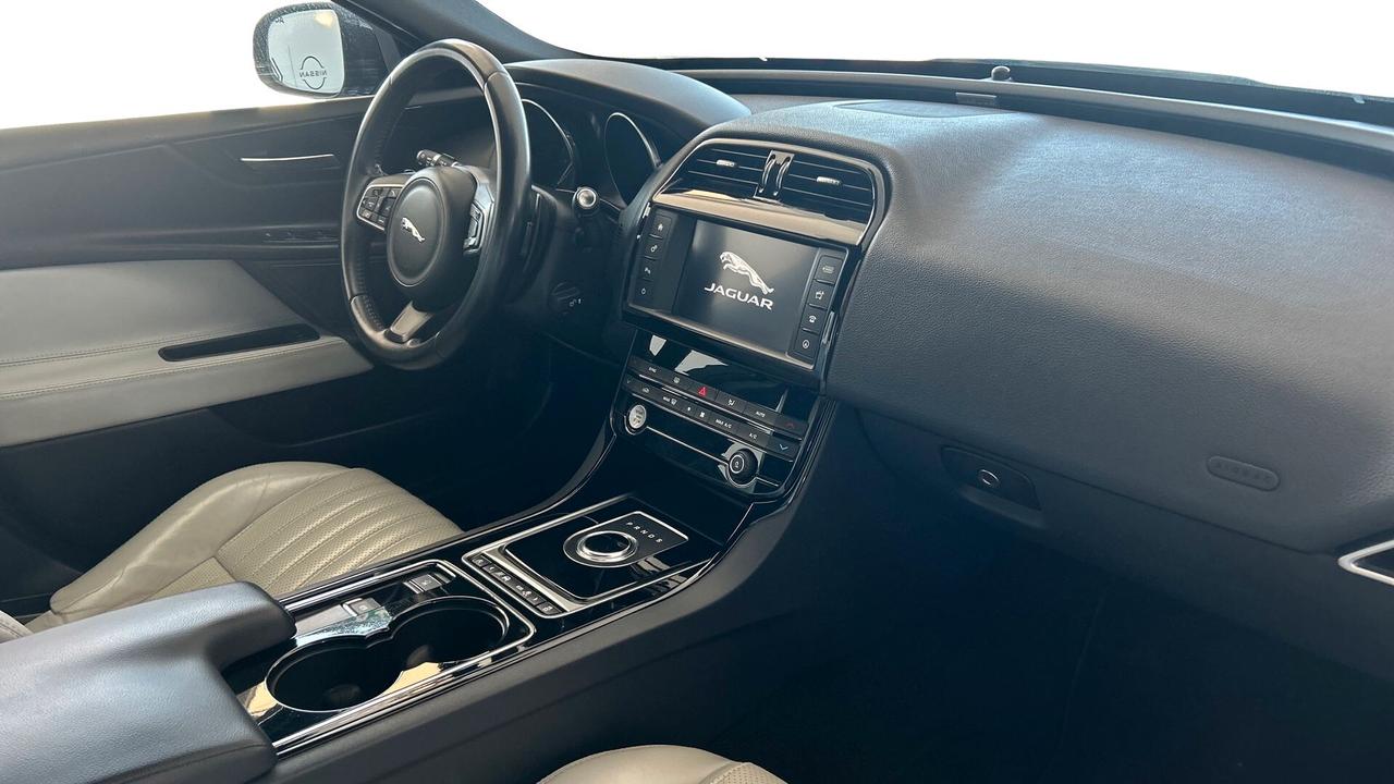 Jaguar XE 2.0 D Turbo aut. Prestige