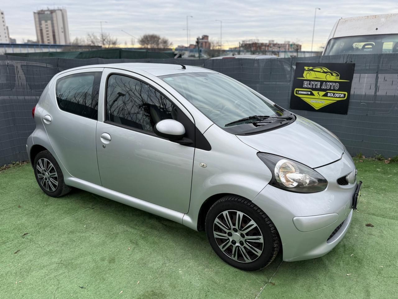 Toyota AYGO 1.0 BENZINA 5 PORTE UNICOPROPRIETARIO