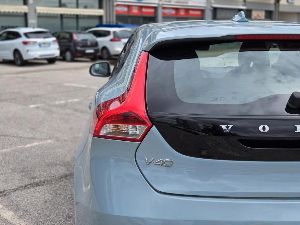 Volvo V40 2.0 d2 Momentum my17