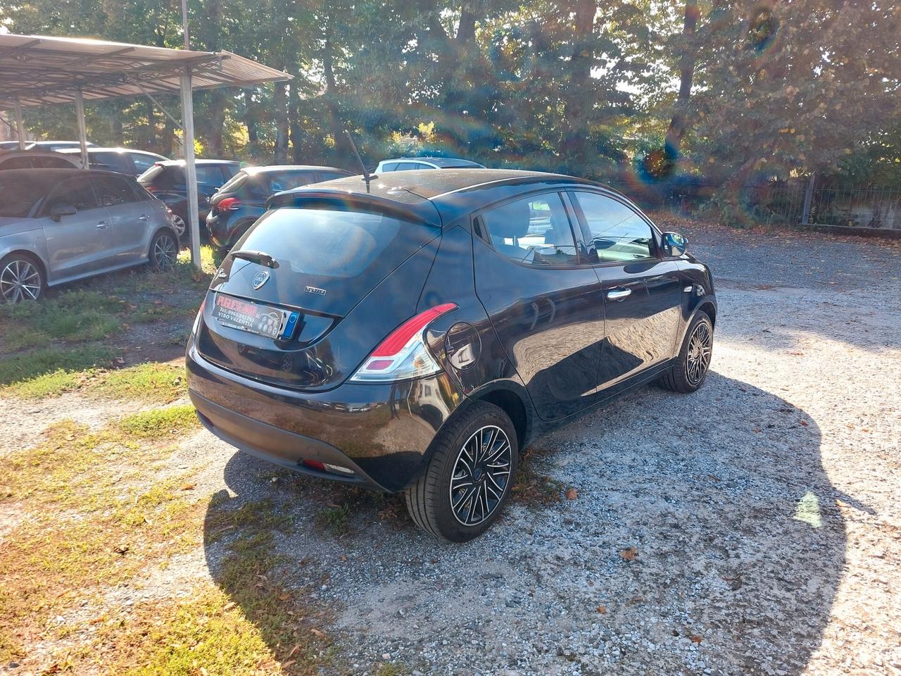 Lancia Ypsilon 1.0 Hybrid 70CV Silver Plus - 2022