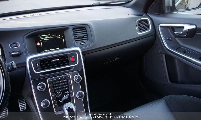 Volvo V60 V60 D2 R-design