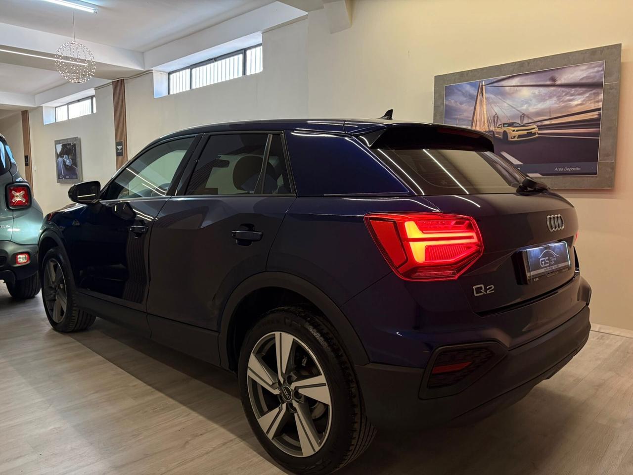 Audi Q2 30 TDI S tronic Identity Black