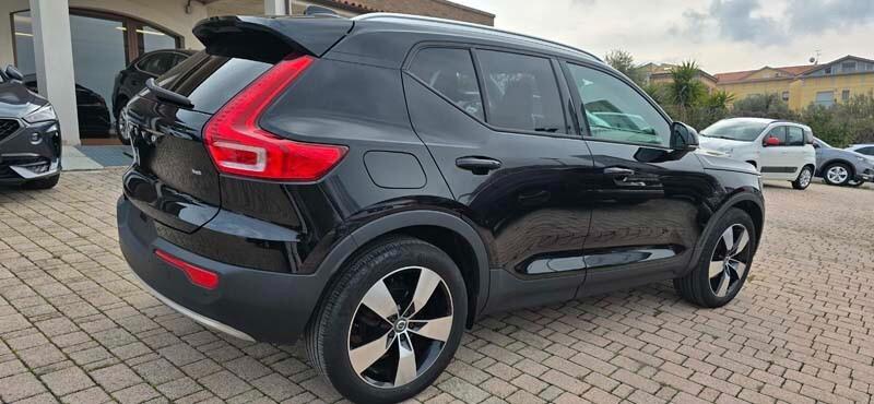 Volvo XC40 Volvo XC40 D3 2.0 TDI 150 CV MomentumPro Edition