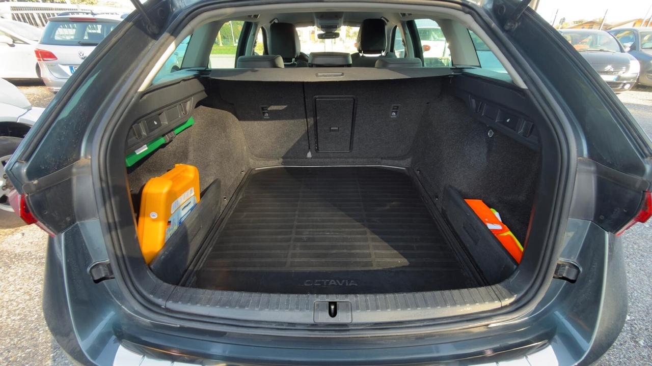 Skoda Octavia 2.0 TDI EVO SCR 150 CV DSG 4x4 Wagon Sportline