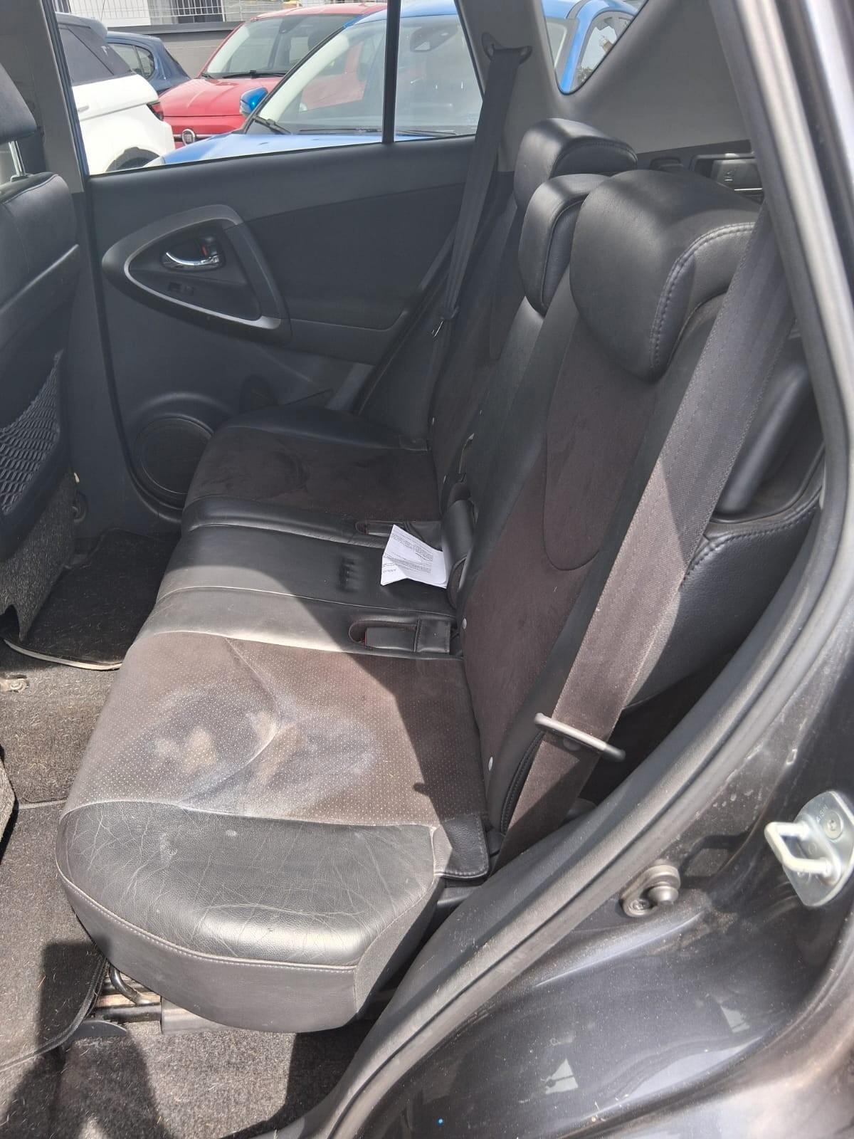 Toyota RAV 4 RAV4 Crossover 2.2 D-4D 150 CV DPF Exclusive