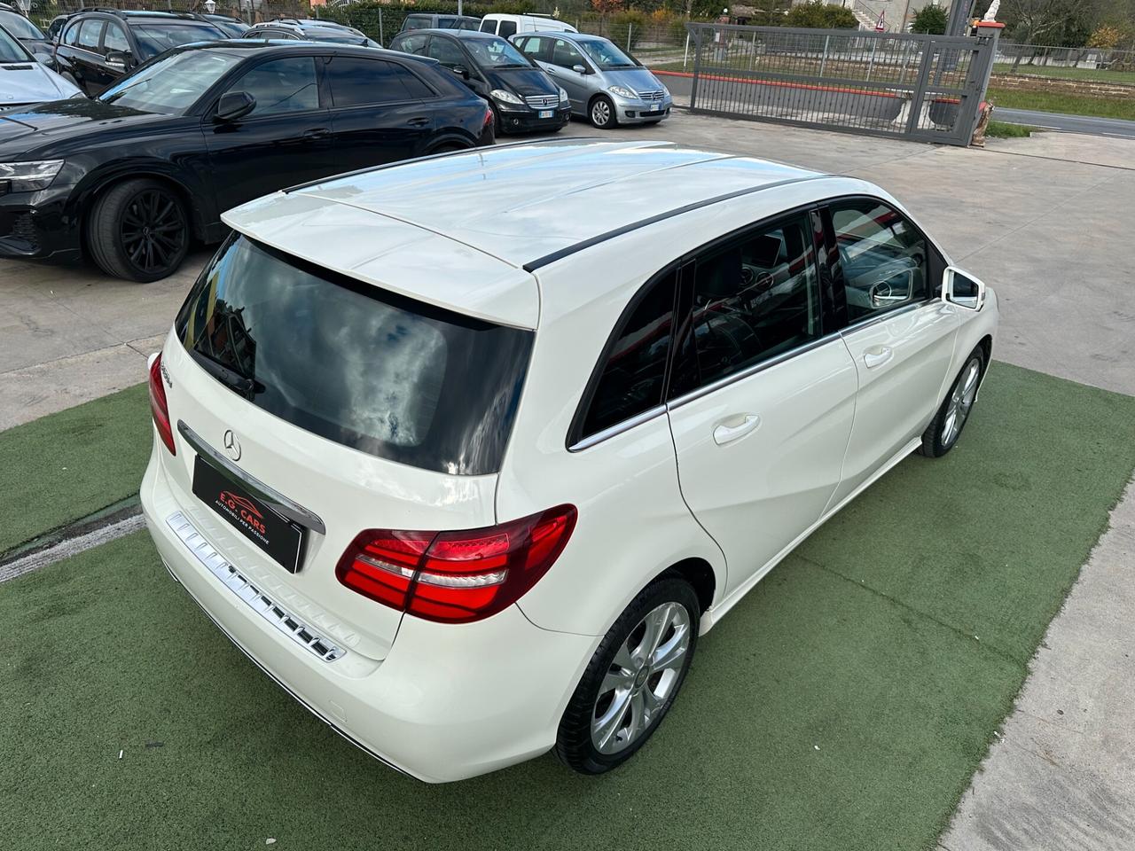 Mercedes-Benz B 180 SPORT*AUT*NAVI*KAMERA*KEY*BLUETOOTH*F1*MULTILED*