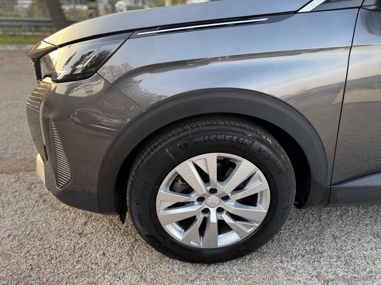 PEUGEOT 3008 BlueHDi 130 S&S EAT8 Allure