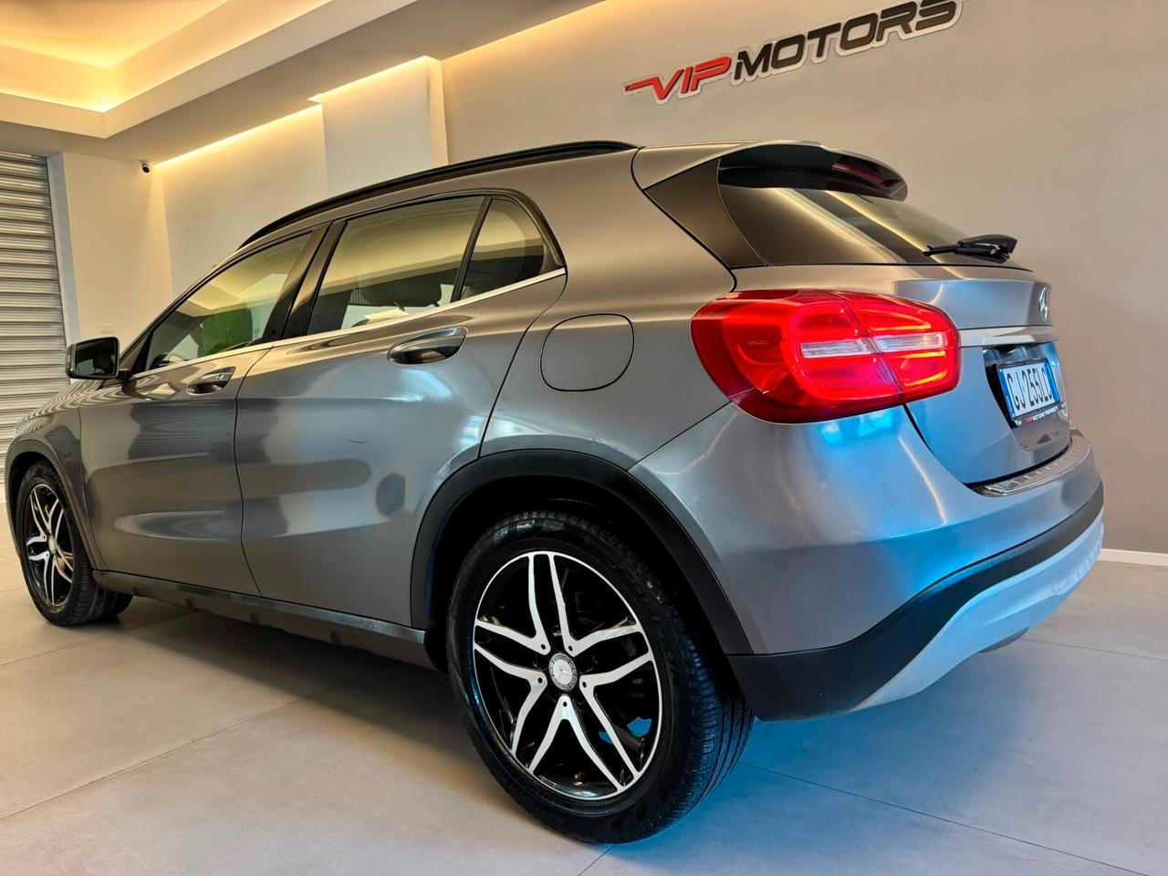 MERCEDES GLA 200 D PREMIUM FULL OPTIONAL RESTYLING