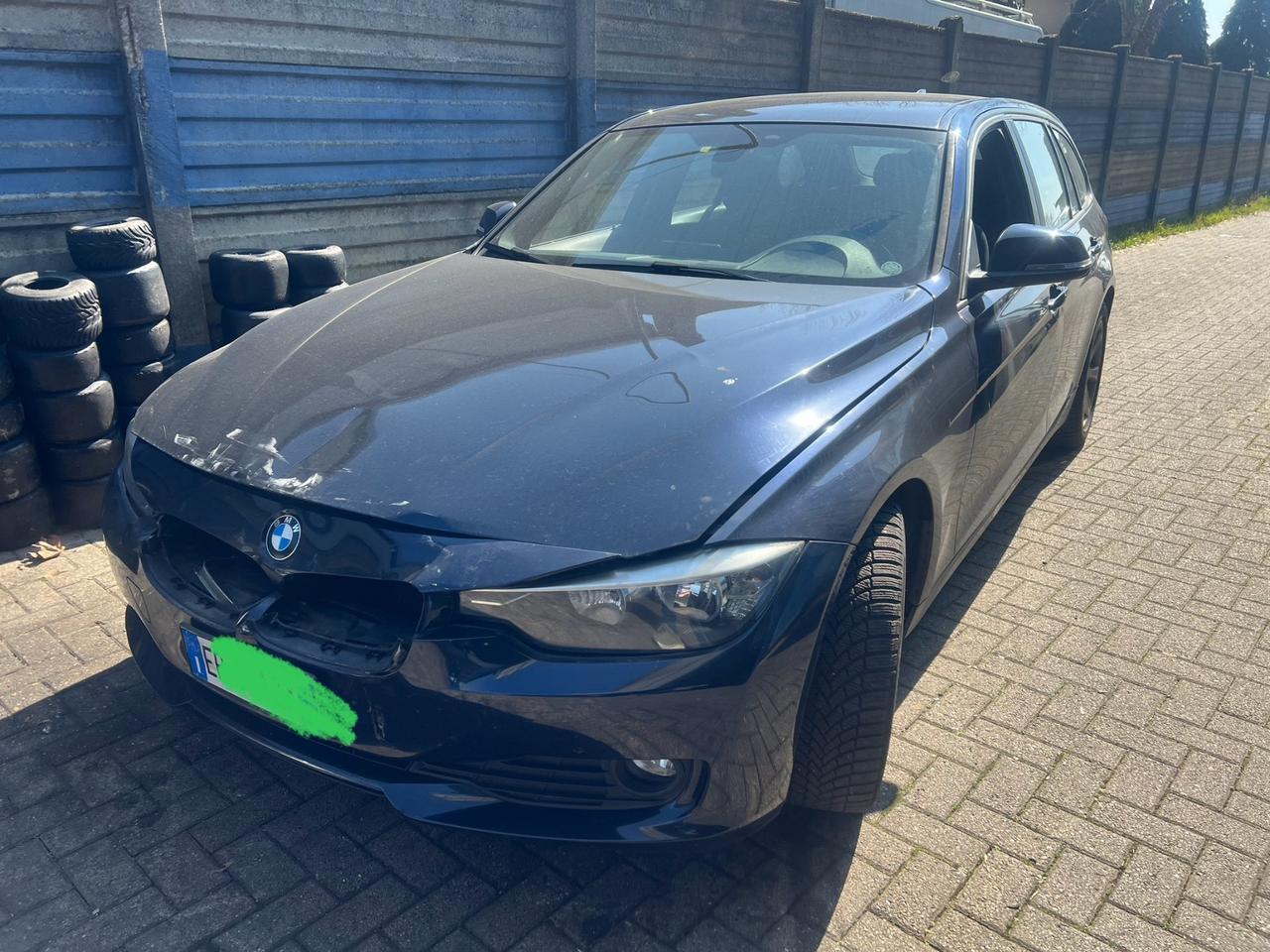 BMW 318 Diesel Touring Automatica Da Cambiare Un Faro e Il Paraurti