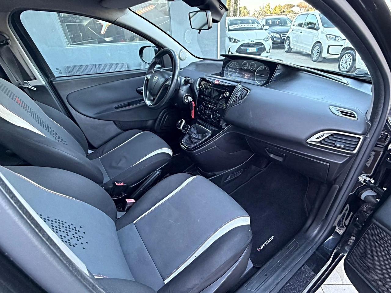 Lancia Ypsilon 0.9 TwinAir 85 CV 5 porte Metano Ecochic Elefantino