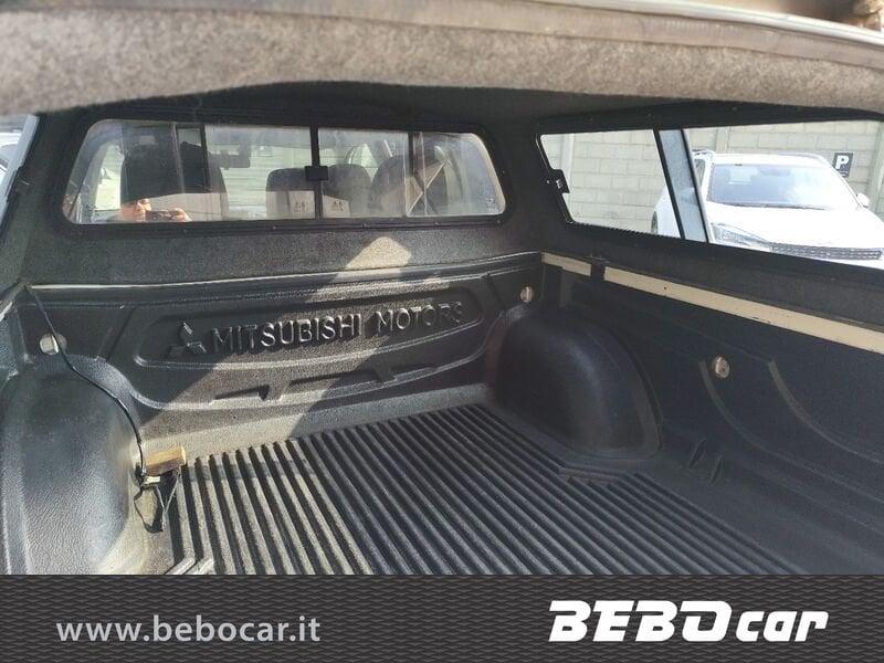 Mitsubishi L200 L200 2.5 DI-D/136CV Club Cab Invite DPF